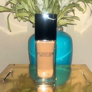 DIOR Forever Skin Glow Foundation SPF 15